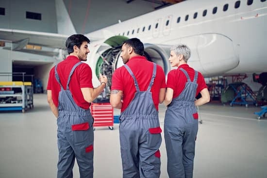 Team of airline mechanics